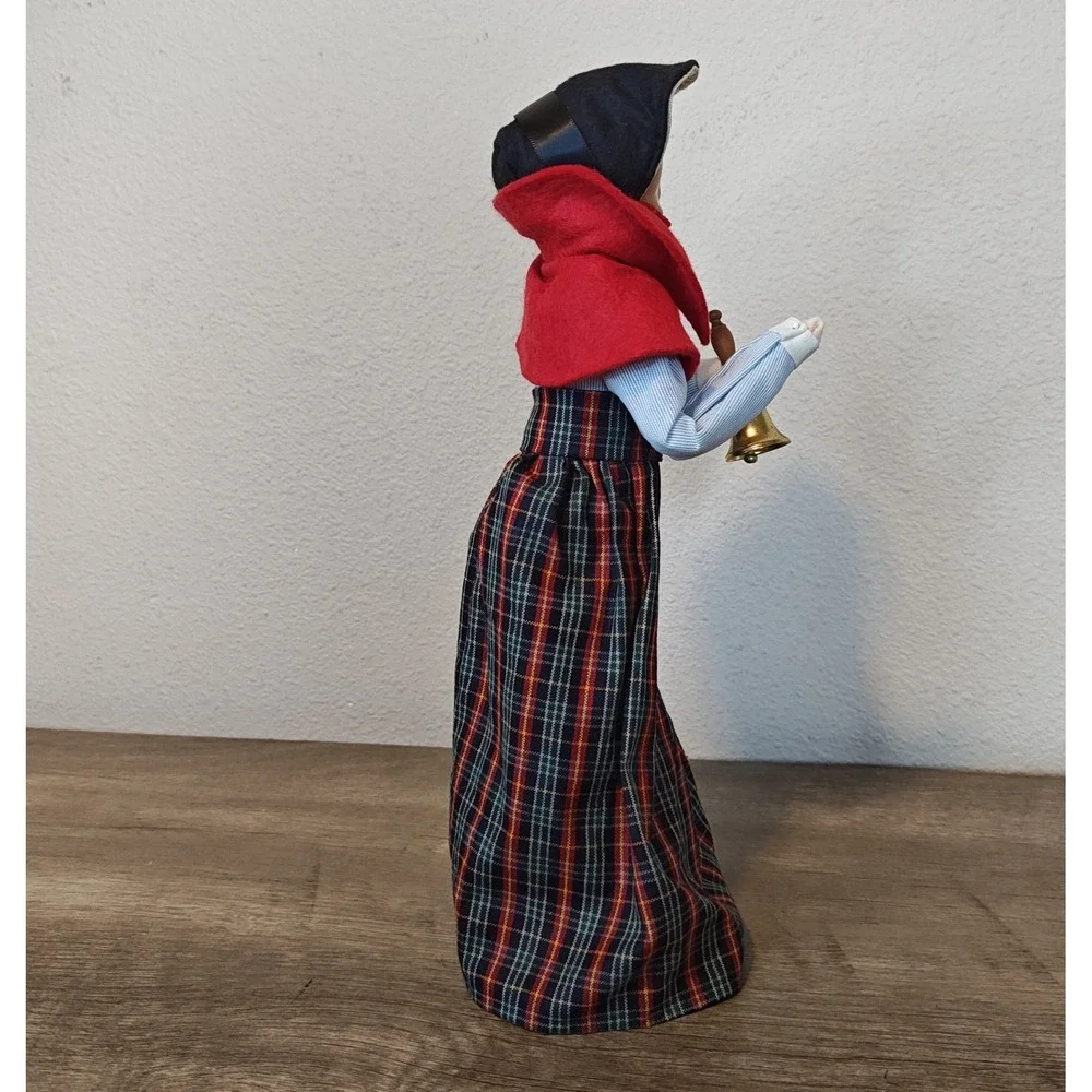 Byers' Choice Caroler Woman Figurine 13